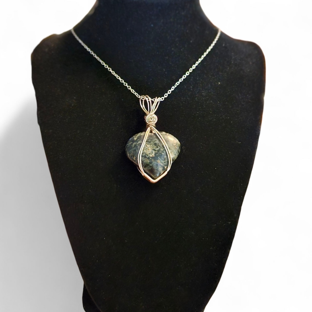 Kambaba Jasper, Crocodile Jasper Hand Made Wire Wrapped Heart Shaped With Rose - Picture 1 of 4